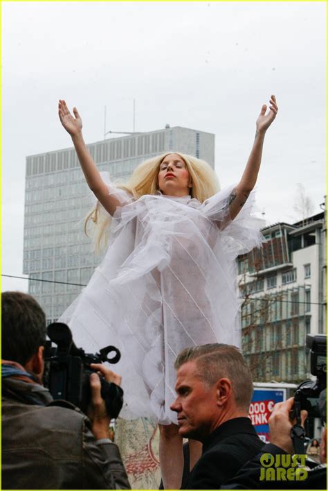 lada gaga nude|LADY GAGA Nude